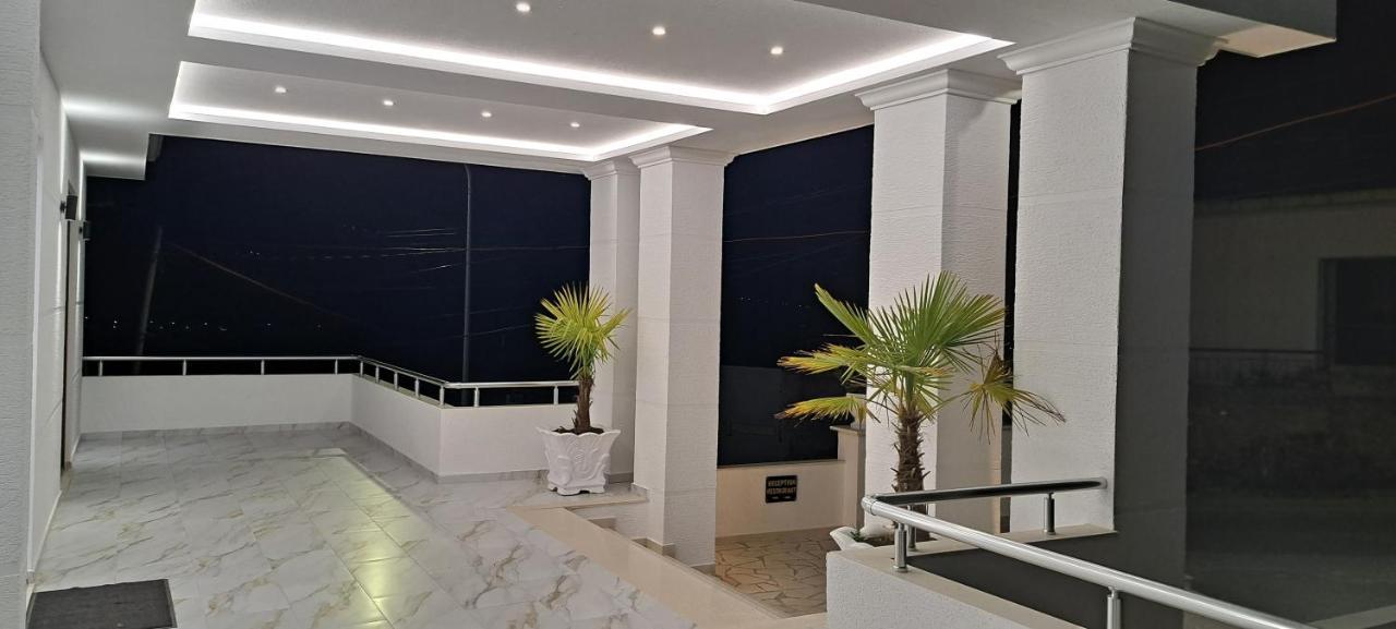 Vladimir Estate Hotel Гирокастра Экстерьер фото