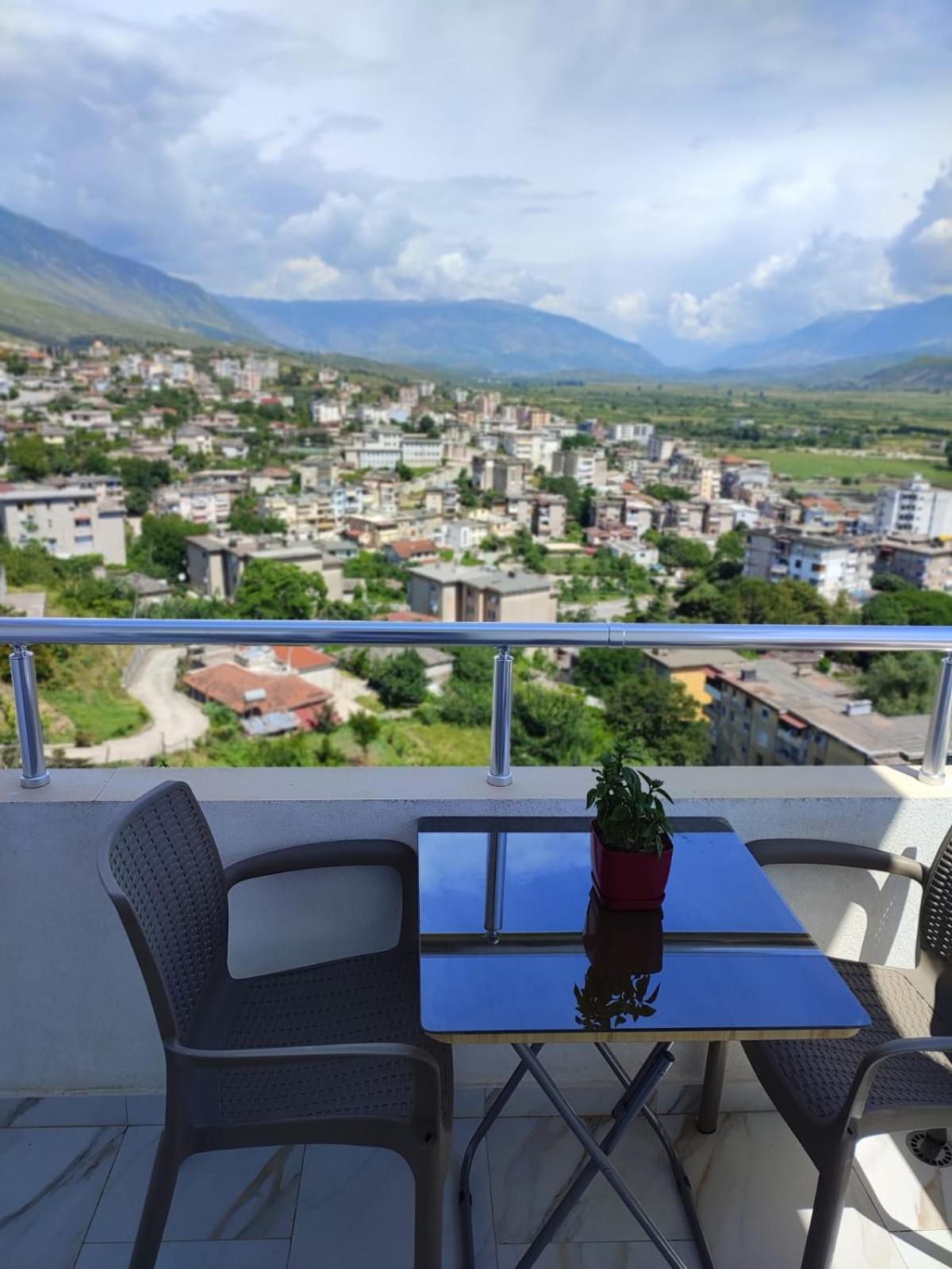 Vladimir Estate Hotel Гирокастра Экстерьер фото
